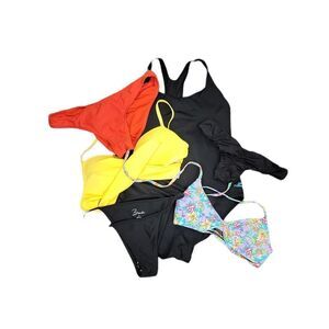 6 pieces swim tops ,bottoms and one piece size Medium